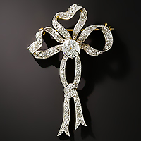 A Three-Loop Edwardian Bow Brooch in Platinum Over Gold