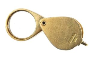 How to Use a Jeweler’s Loupe